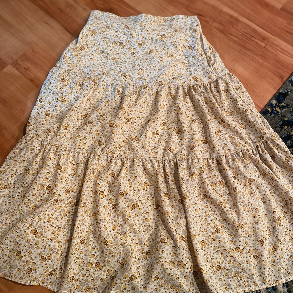 A midi floral skirt #summer #cute